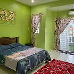 Makmur homestay