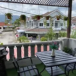 Makmur homestay